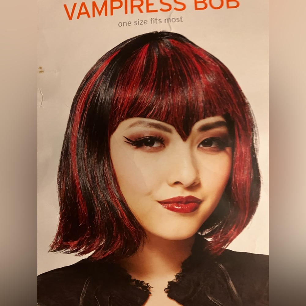 Women’s WIG BOB-Cut Black/Red Adult Size Vampiress GOTH Vampire Cosplay NEW - Picture 3 of 6